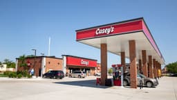Beloved gas station pizza chain CEO reveals 400-store expansion plan as food business booms